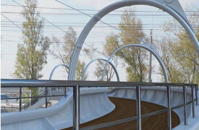 [FOTO] Mazare construieste pasarele pietonale pentru turistii din Mamaia