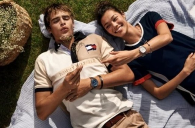 TOMMY HILFIGER ÎȘI EXTINDE PREZENȚA DIGITALĂ  PRIN LANSAREA PLATFORMEI DE  E-COMMERCE ÎN ROMÂNIA