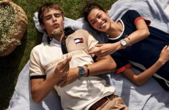 TOMMY HILFIGER &Icirc;ȘI EXTINDE PREZENȚA DIGITALĂ  PRIN LANSAREA PLATFORMEI DE  E-COMMERCE &Icirc;N ROM&Acirc;NIA
