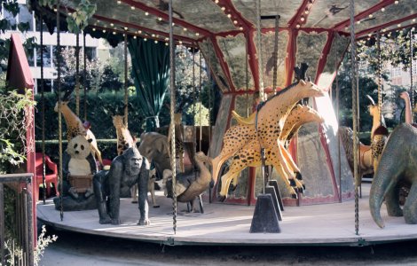 Disneyland Paris și-a cerut scuze după ce a împiedicat o mamă să alăpteze în public