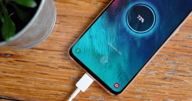  Top  7 trucuri pentru a încărca bateria telefonului cât mai repede posibil