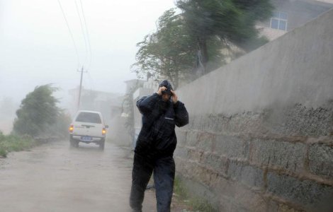 Australia: Sute de persoane evacuate din cauza unui ciclon