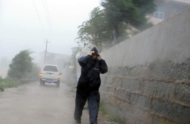 Australia: Sute de persoane evacuate din cauza unui ciclon