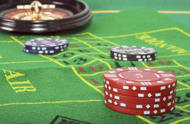 Un tanar s-a predat pentru jaful de la turneul de poker de la Berlin