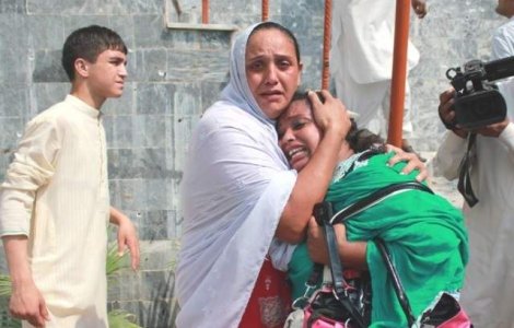 Pakistan: Cel putin 43 de morti intr-un dublu atentat sinucigas