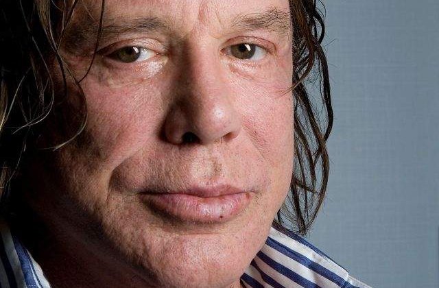 Mickey Rourke va construi un adapost de 250.000 de dolari pentru maidanezii din Romania