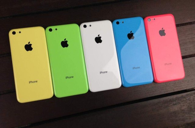 Vanzari record pentru Apple: 9 milioane de iPhone-uri 5S si 5C, in primele trei zile