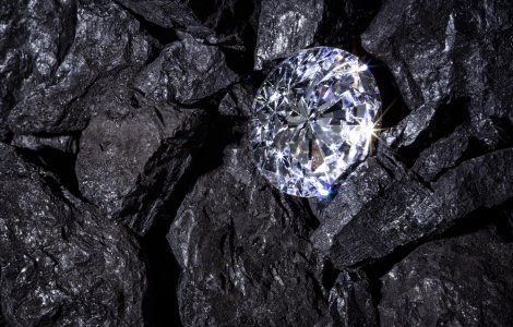 VIDEO: A fost descoperit un diamant enorm! Bijuteria este impresionantă