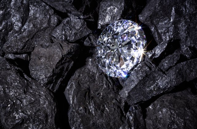 VIDEO: A fost descoperit un diamant enorm! Bijuteria este impresionantă