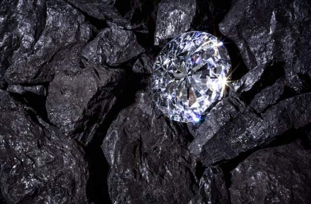 VIDEO: A fost descoperit un diamant enorm! Bijuteria este impresionantă