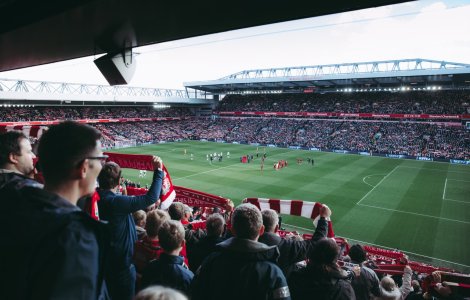 O femeie a fost concediată după ce și-a mințit șeful și a mers la meciul Angliei