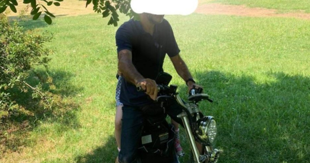 Pedofil recidivist, prins în flagrant. „Fetița era dezbrăcată, întinsă pe iarbă. Nu a reacționat nimeni când am început să țip”