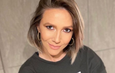 Adela Popescu a născut pentru a treia oară: „După o agonie de aproape patru ore”