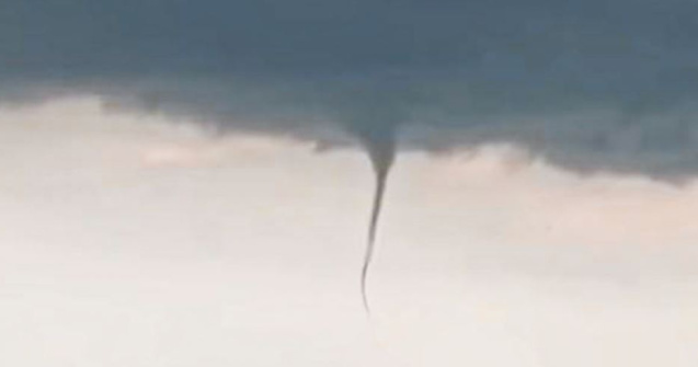VIDEO România, lovită de tornadă și viituri. Fenomene mai puțin obișnuite au fost înregistrate în vestul țării