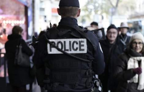 Un român a rănit cu cutterul un spaniol la Paris, după o dispută legată de o bicicletă