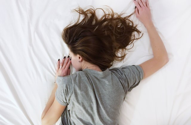 Ce ți se poate întâmpla dacă dormi prea mult