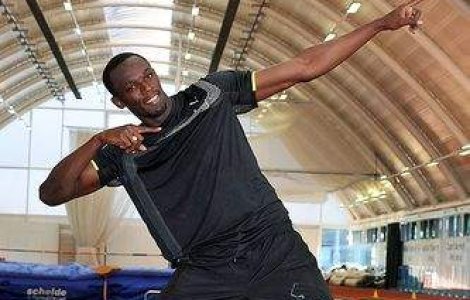 Bolt tinteste recordul la 300 m