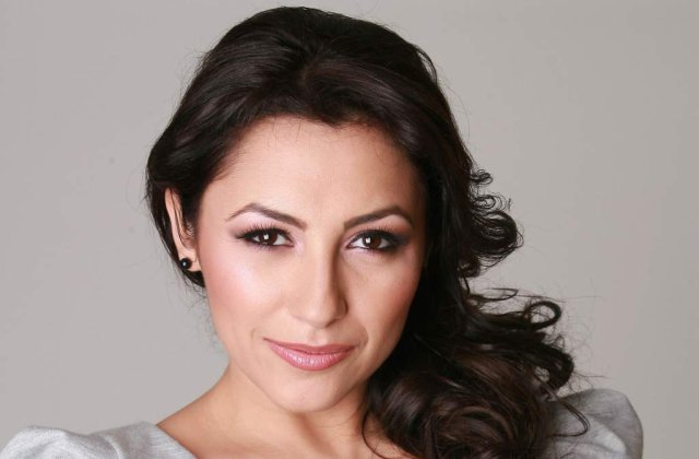 Andra transforma vedetele in dadace