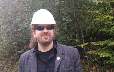 Cernea, impins si huiduit de localnici la Rosia Montana