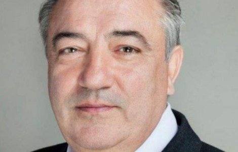 Tatal lui Serban Huidu divorteaza