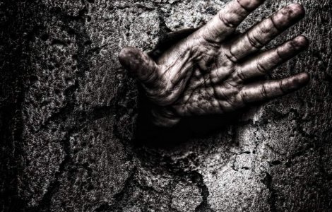 Tandarei: Doi muncitori, ingropati de vii