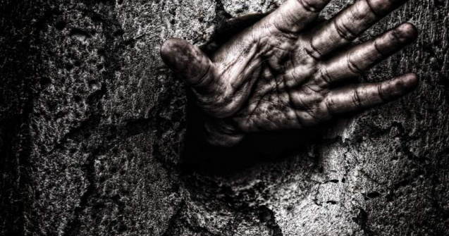 Tandarei: Doi muncitori, ingropati de vii