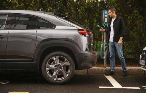 Un prânz gourmet, alimentat cu energie ENGIE: am testat autonomia lui Mazda MX-30 până la Valea Doftanei