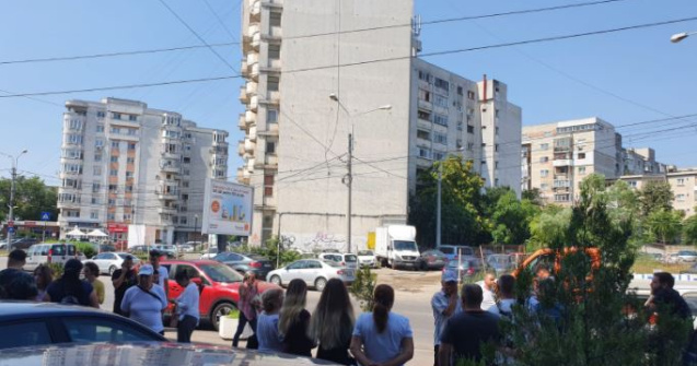 VIDEO Revoltă într-o comună din Prahova. Funcționarii penali, susținuți și în arest