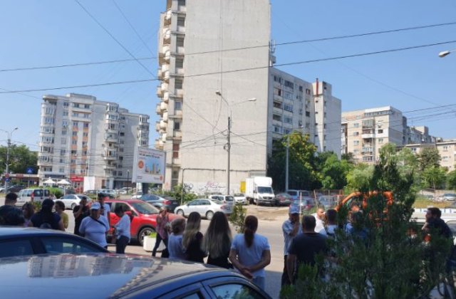 VIDEO Revoltă &icirc;ntr-o comună din Prahova. Funcționarii penali, susținuți și &icirc;n arest