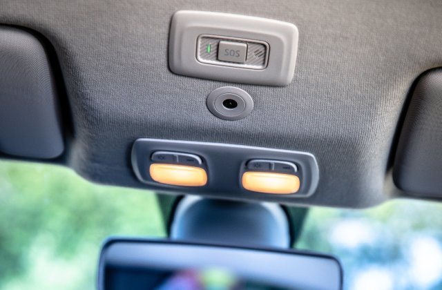 Serviciul de Telecomunicații Speciale: peste 4.200 de apeluri efectuate prin sistemul de apelare din mașini