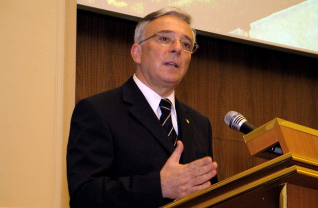 Isarescu: Riscul de extindere a problemelor din Grecia este "limitat"