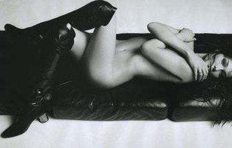 Carla Bruni, in ipostaze provocatoare