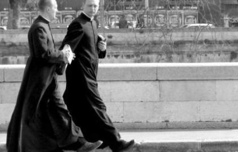 Papa este rusinat de scandalul preotilor pedofili