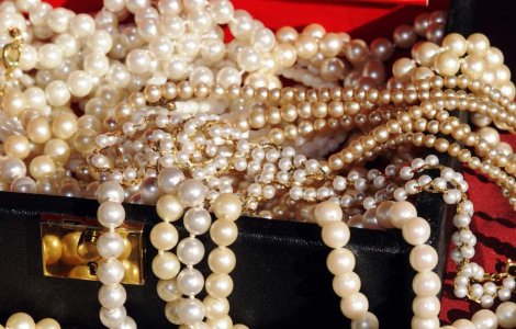 Bijuterii in valoare de 860.000 de euro, furate de la cel mai mare targ al anticarilor din lume