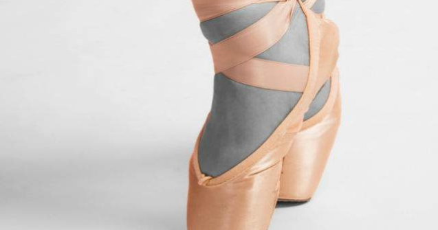 De ce nu-si pierd balerinele echilibrul in timpul piruetelor