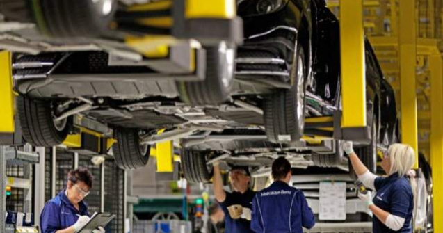 Daimler a contractat o linie de credit de 9 mld. euro de la 40 de banci