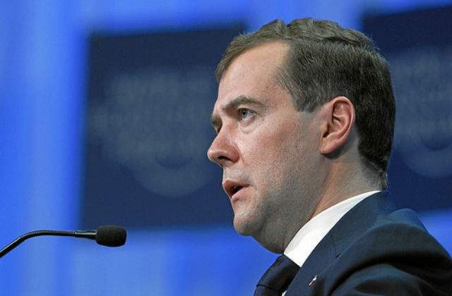 Medvedev: Economia Rusiei risca sa cada in prapastie