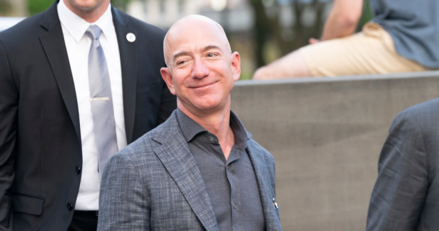 Jeff Bezos va dona 200 de milioane de dolari Institutului Smithsonian