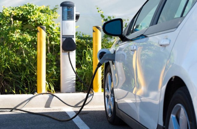 OFICIAL: Comisia Europeană propune eliminarea motoarelor termice de la vânzare în 2035