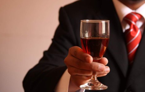 Piata nelegala de vinuri costa statul 100 mil. euro anual