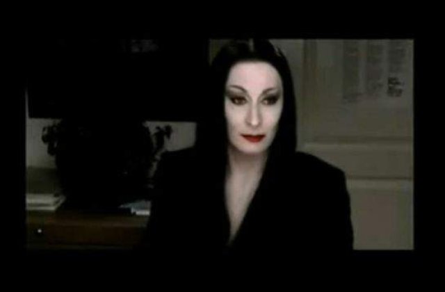 Tim Burton vrea un film 3D cu Familia Addams