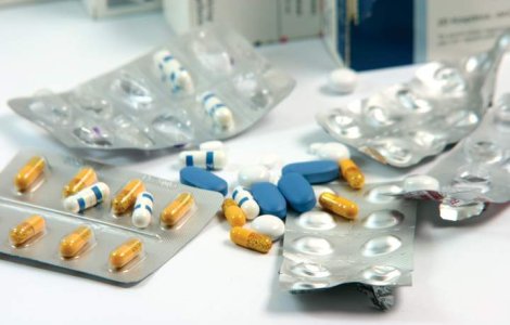 Romanii, dependenti de medicamente?
