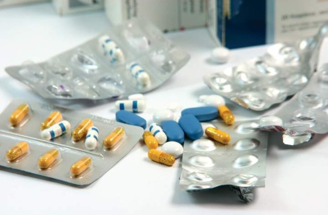 Romanii, dependenti de medicamente?