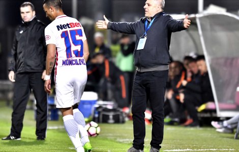 Fotbal: Marius Șumudică ( CFR Cluj) - A trebuit la pauză să sparg două sticle ca să se trezească jucătorii