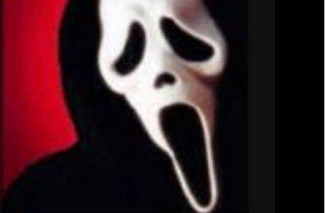 "Scream" revine