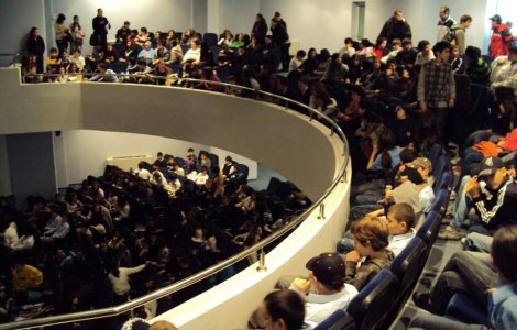 Sute de tineri au participat la Guerilla Verde in Pitesti