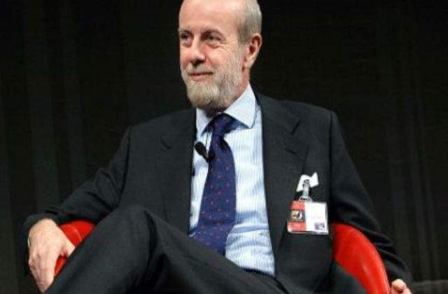 Fostul sef al banci Intesa ramane angajat dupa demisie, pentru o pensie mai mare