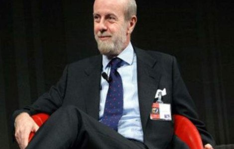 Fostul sef al banci Intesa ramane angajat dupa demisie, pentru o pensie mai mare