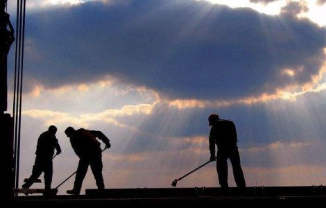 IM: Peste 5,1 milioane de salariati, in septembrie