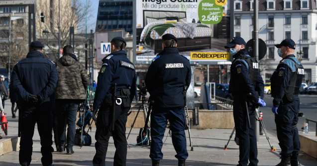 Aproximativ 380 de persoane au fost duse la audieri, în cazul grupării care a înșelat instituții publice